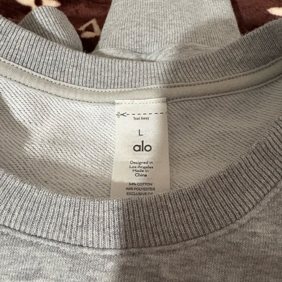 ALO Yoga grey crewneck - Picture 2 of 4